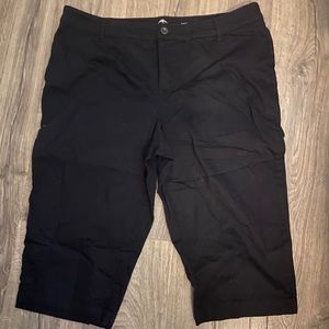 St Johns Bay Black Capris